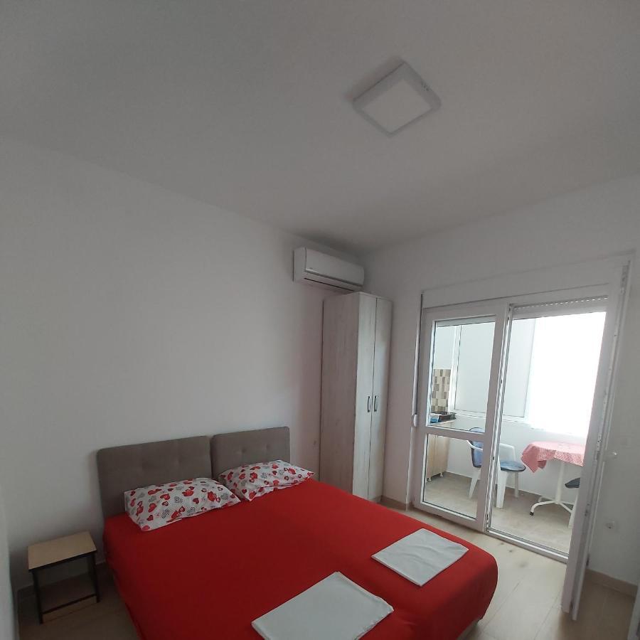 Apartmani Miljevci Sutomore Oda fotoğraf