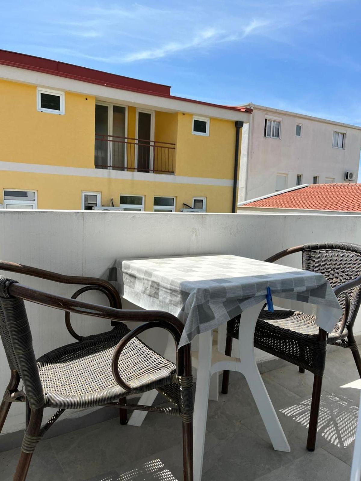 Apartmani Miljevci Sutomore Oda fotoğraf